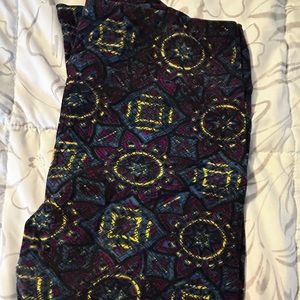 Patterned LuLaRoe leggings